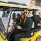 gele golfkar karaoke taxi mobiel entertainment gouden giraffe